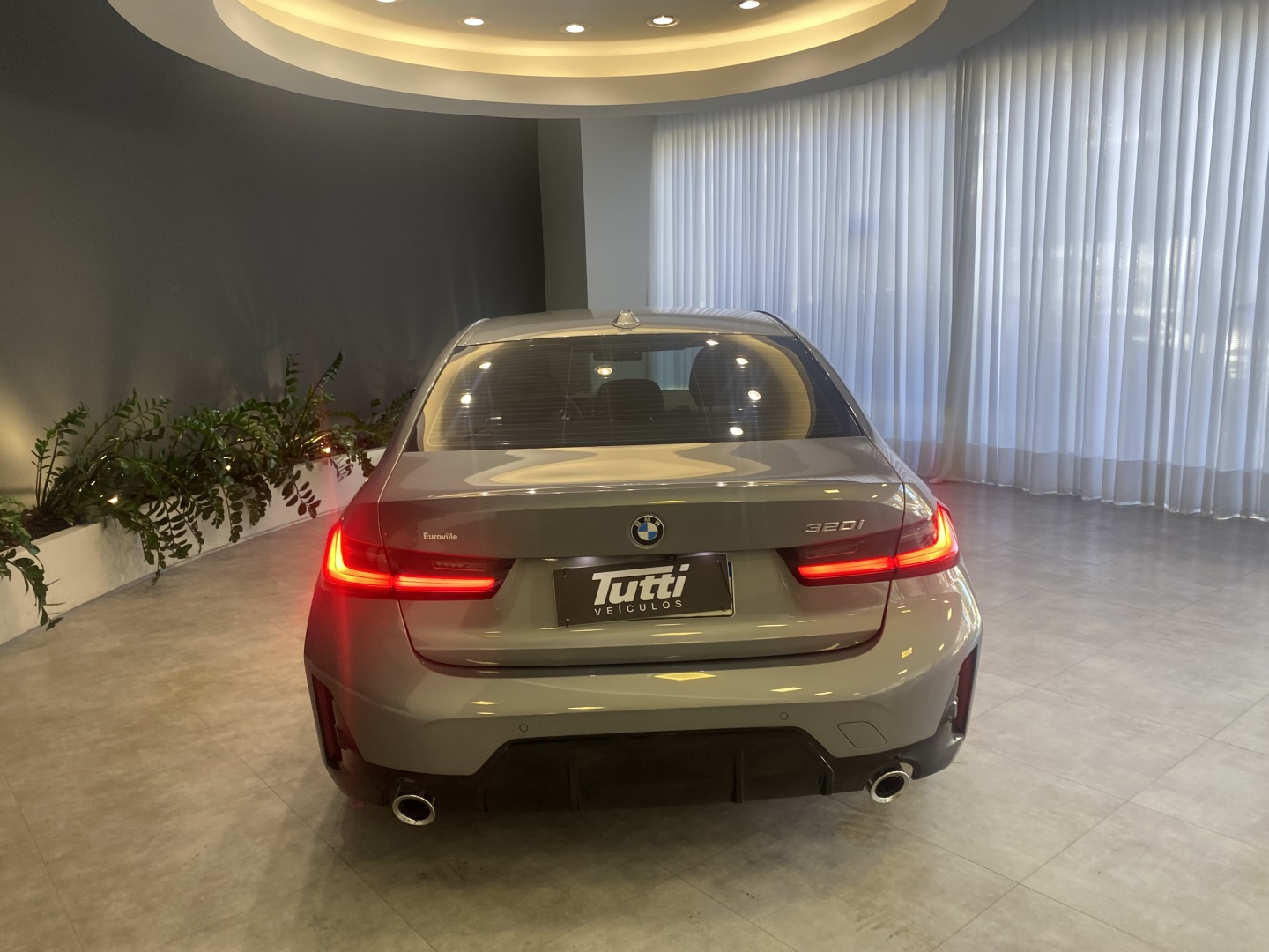 BMW 320i 2025