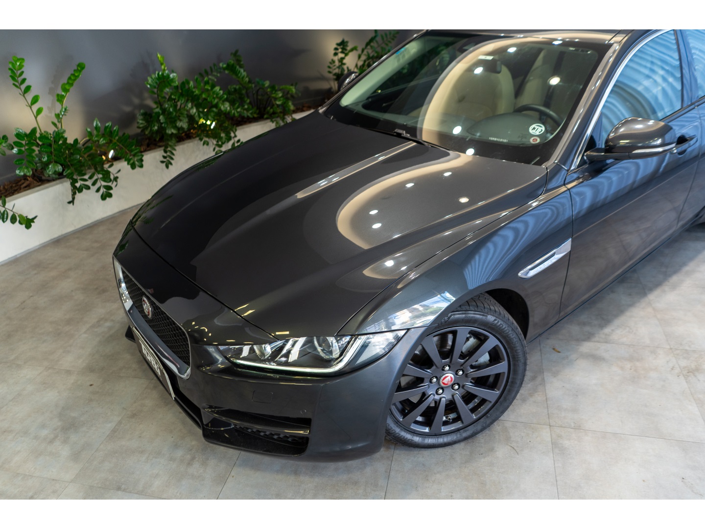 Jaguar XE 2016