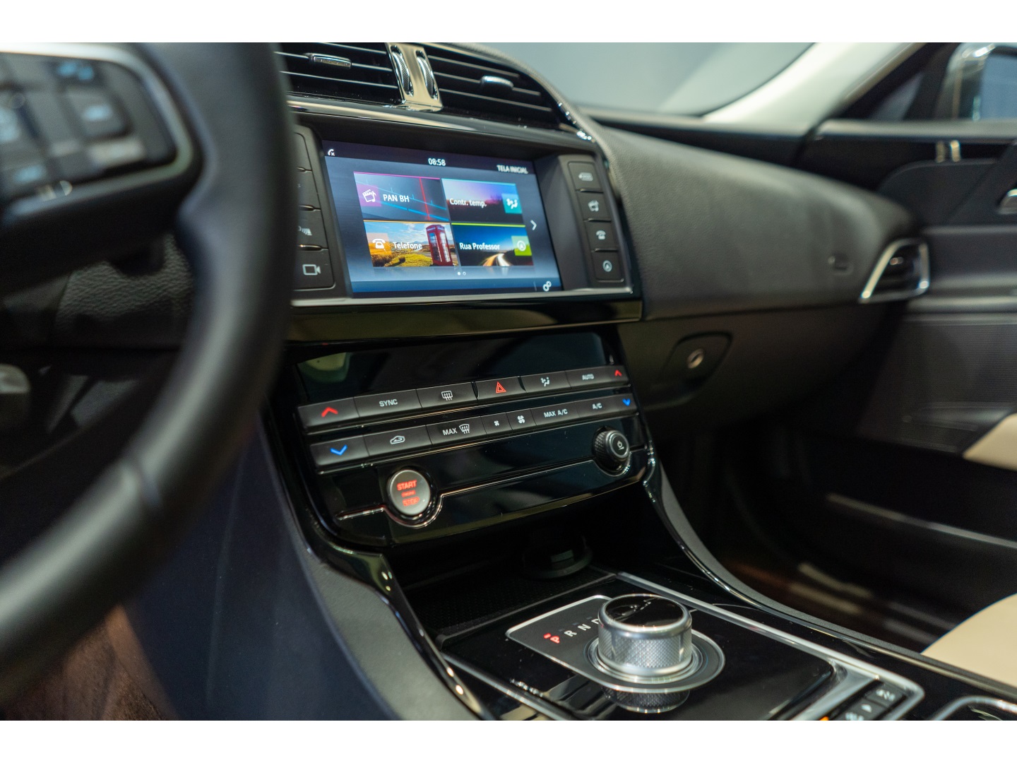 Jaguar XE 2016