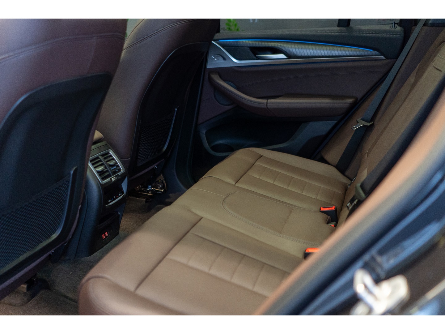 BMW iX3 2025