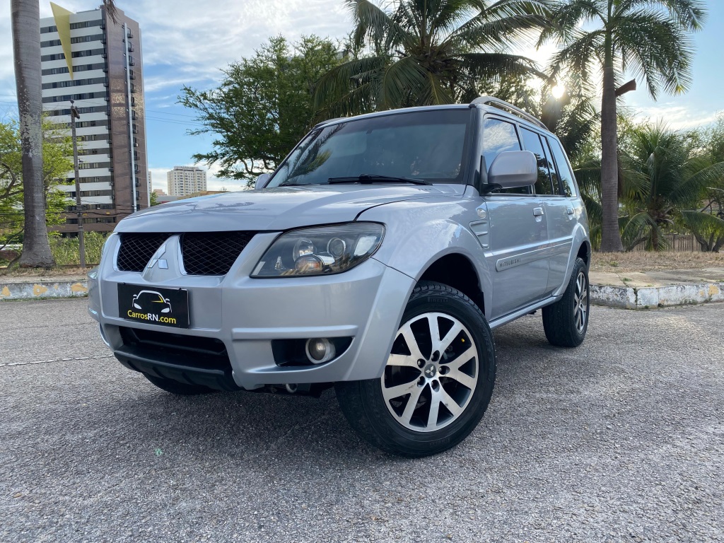 MITSUBISHI PAJERO TR4 2.0 4X4 16V 140CV FLEX 4P MANUAL