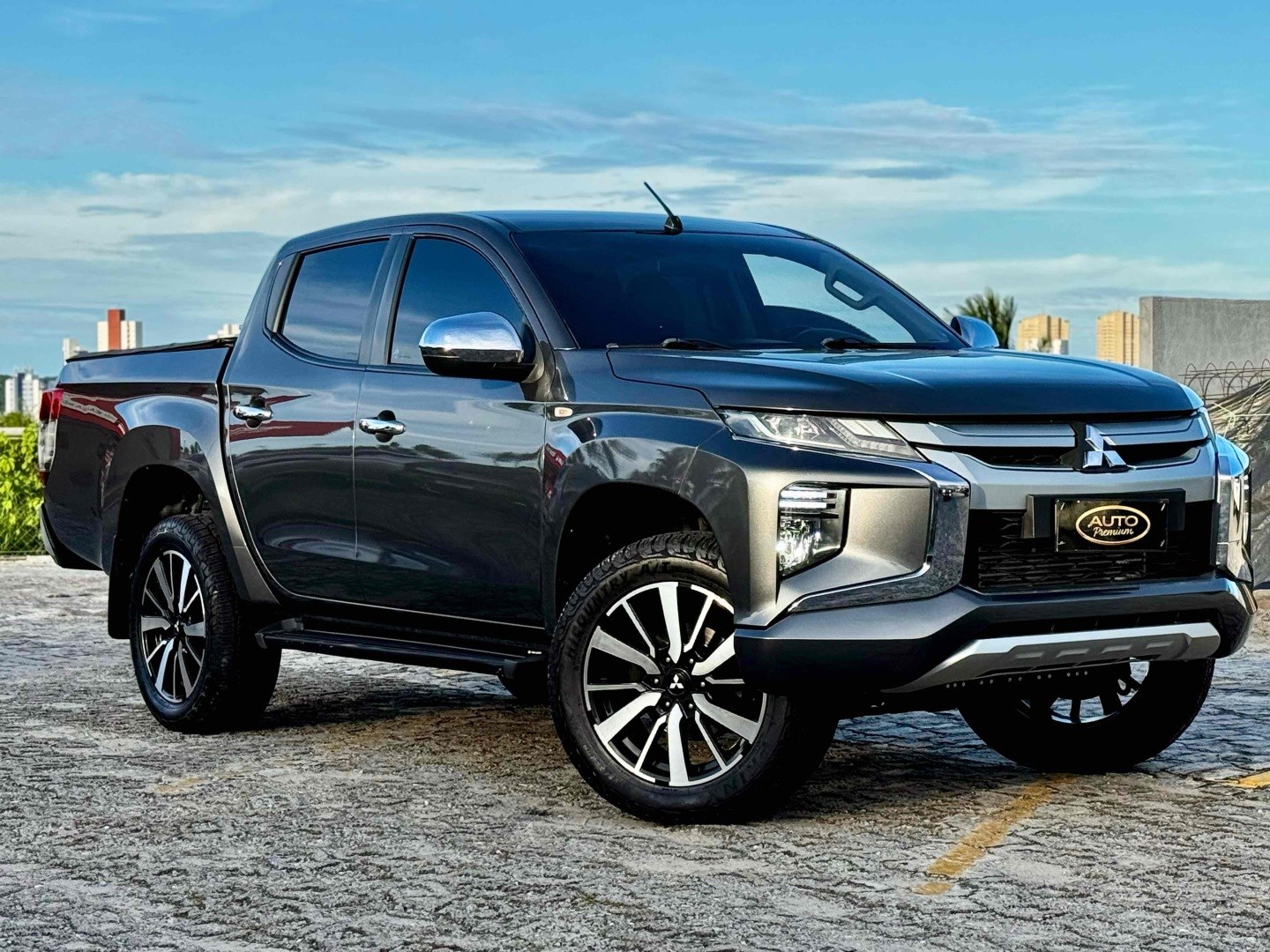 MITSUBISHI L200 TRITON 2.4 16V TURBO DIESEL SPORT GLS CD 4P 4X4 AUTOMÁTICO