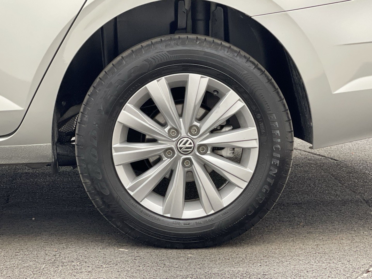 VOLKSWAGEN VIRTUS 1.0 200 TSI COMFORTLINE AUTOMÁTICO