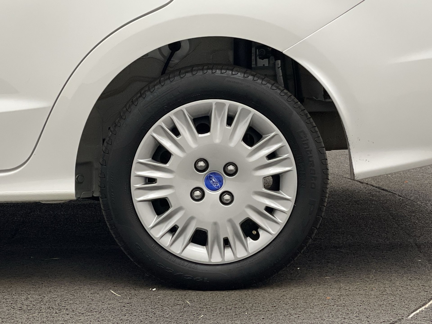 FORD KA 1.5 TI-VCT FLEX SE PLUS SEDAN MANUAL