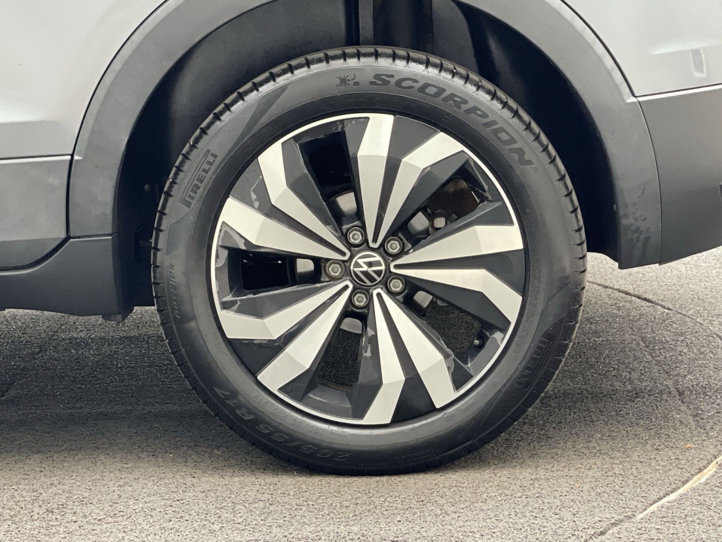 VOLKSWAGEN T-CROSS 1.0 200 TSI TOTAL FLEX AUTOMÁTICO