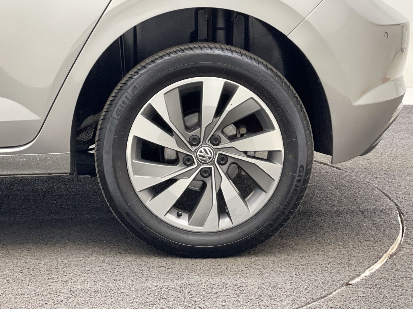 VOLKSWAGEN POLO 1.0 200 TSI COMFORTLINE AUTOMÁTICO