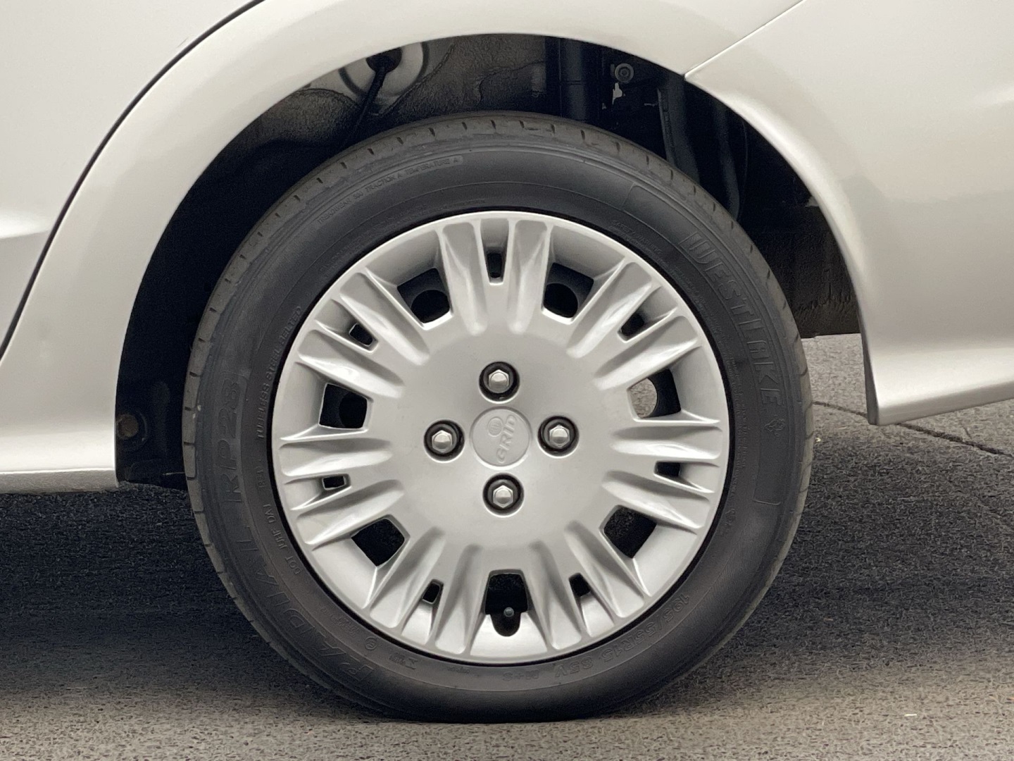 FORD KA 1.5 TI-VCT FLEX SE PLUS SEDAN AUTOMÁTICO