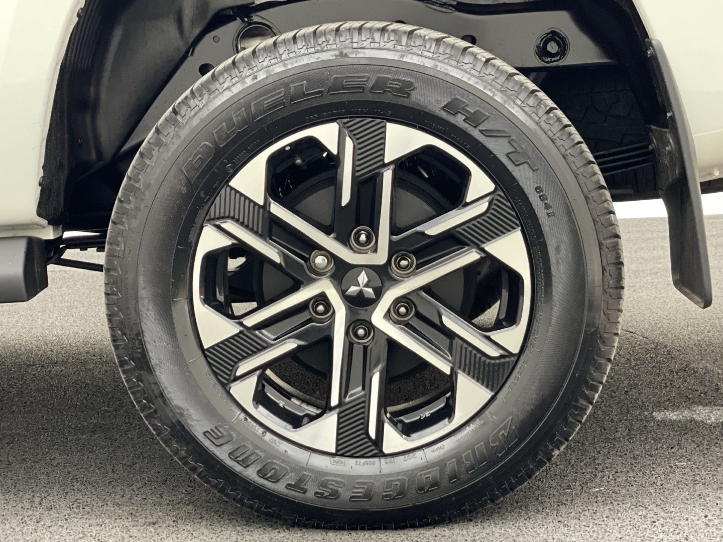 MITSUBISHI L200 TRITON 2.4 16V TURBO DIESEL SPORT HPE-S CD 4P 4X4 AUTOMÁTICO