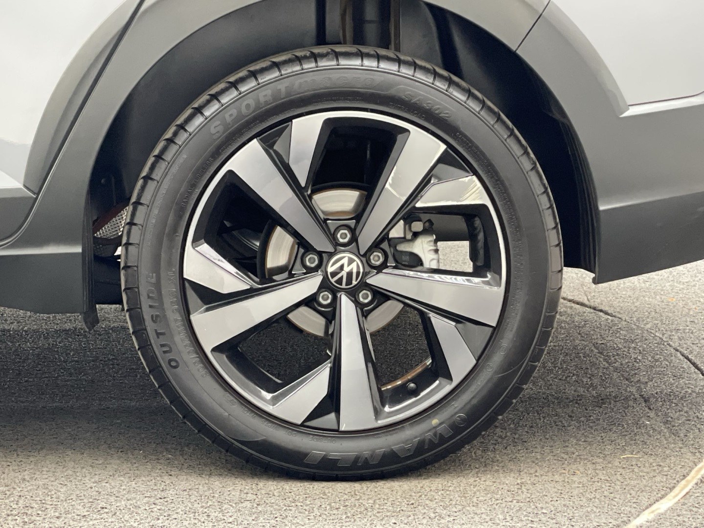 VOLKSWAGEN NIVUS 1.0 200 TSI TOTAL FLEX HIGHLINE AUTOMÁTICO