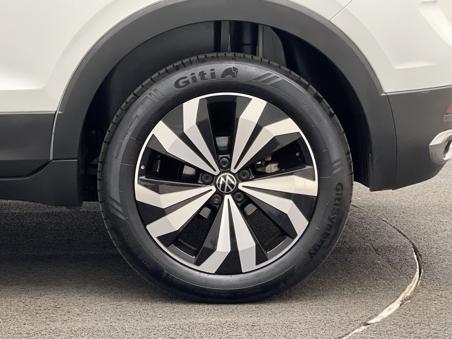 VOLKSWAGEN T-CROSS 1.4 250 TSI TOTAL FLEX HIGHLINE AUTOMÁTICO