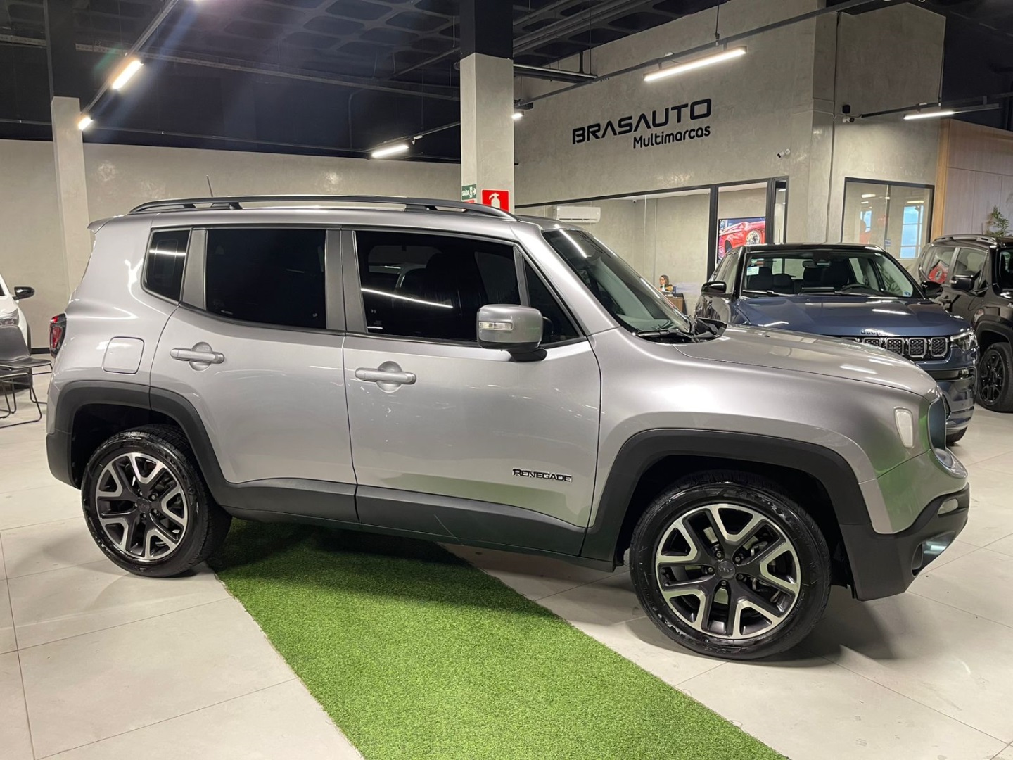 JEEP RENEGADE 2.0 16V TURBO DIESEL LONGITUDE 4P 4X4 AUTOMÁTICO