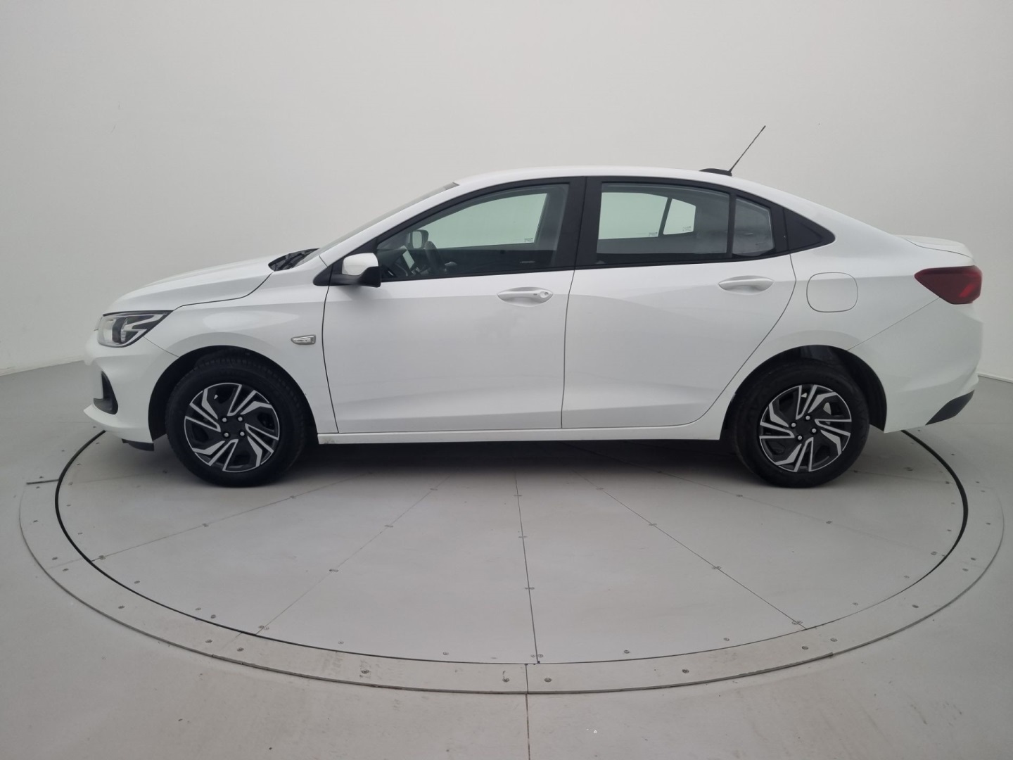 Chevrolet Onix - foto 2
