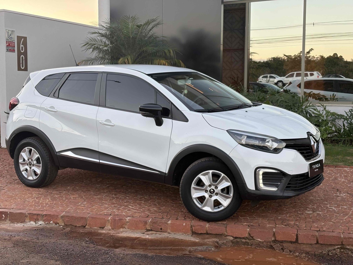 RENAULT CAPTUR 2.0 16V HI-FLEX INTENSE AUTOMÁTICO
