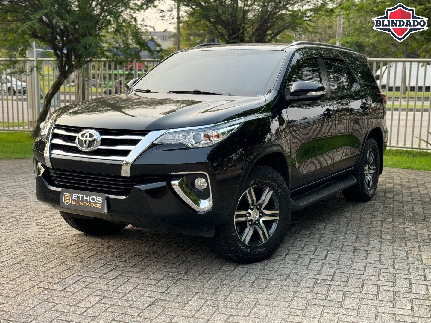 TOYOTA HILUX SW4