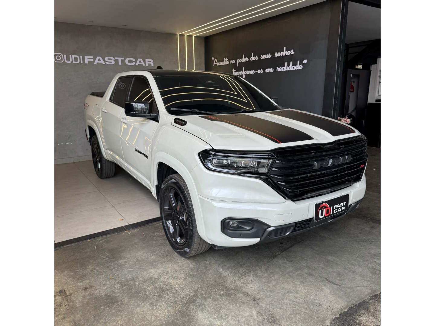 RAM RAMPAGE 2.0 HURRICANE 4 TURBO GASOLINA R/T 4X4 AUTOMÁTICO