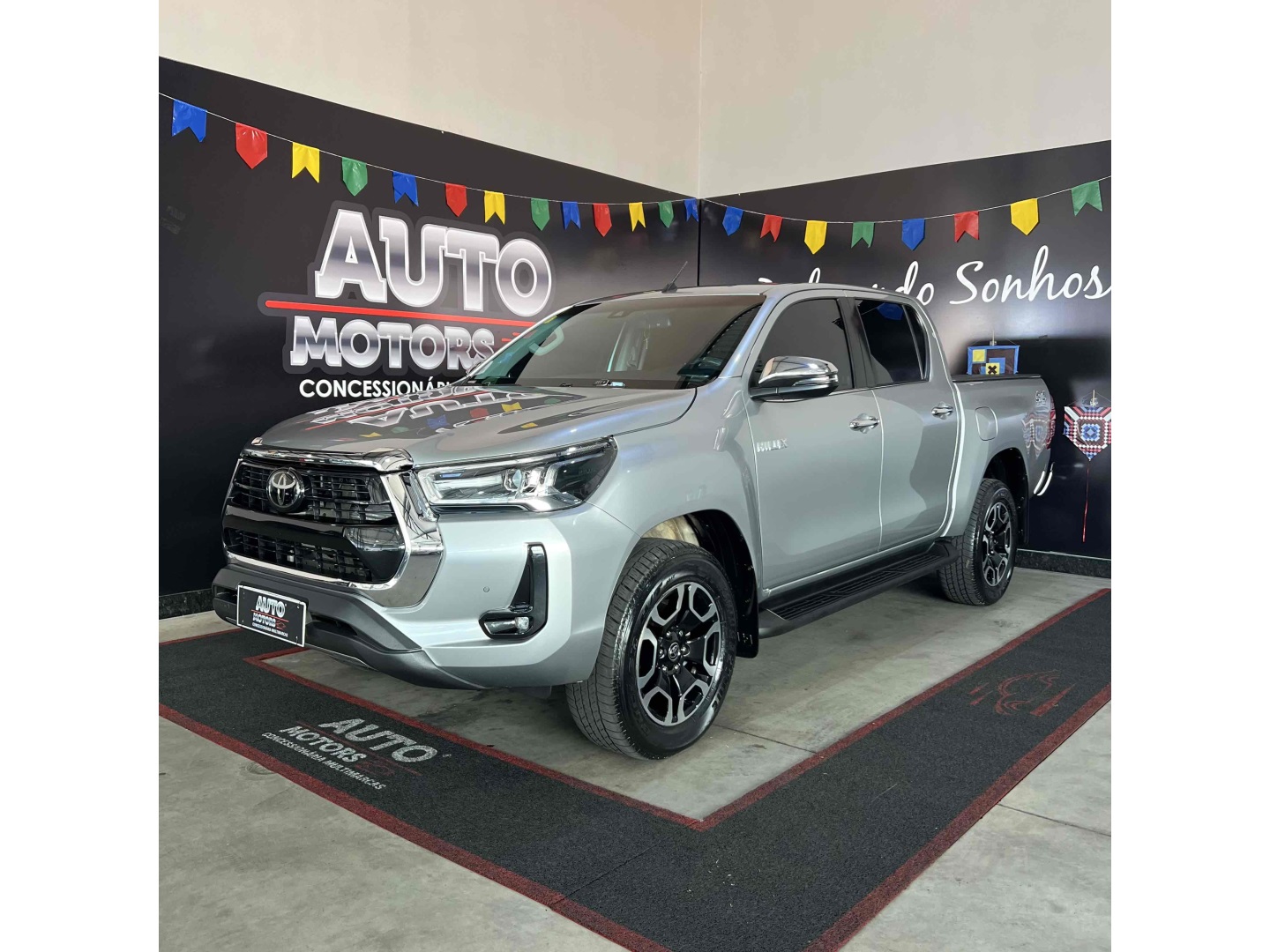TOYOTA HILUX 2.8 D-4D TURBO DIESEL CD SRX 4X4 AUTOMÁTICO