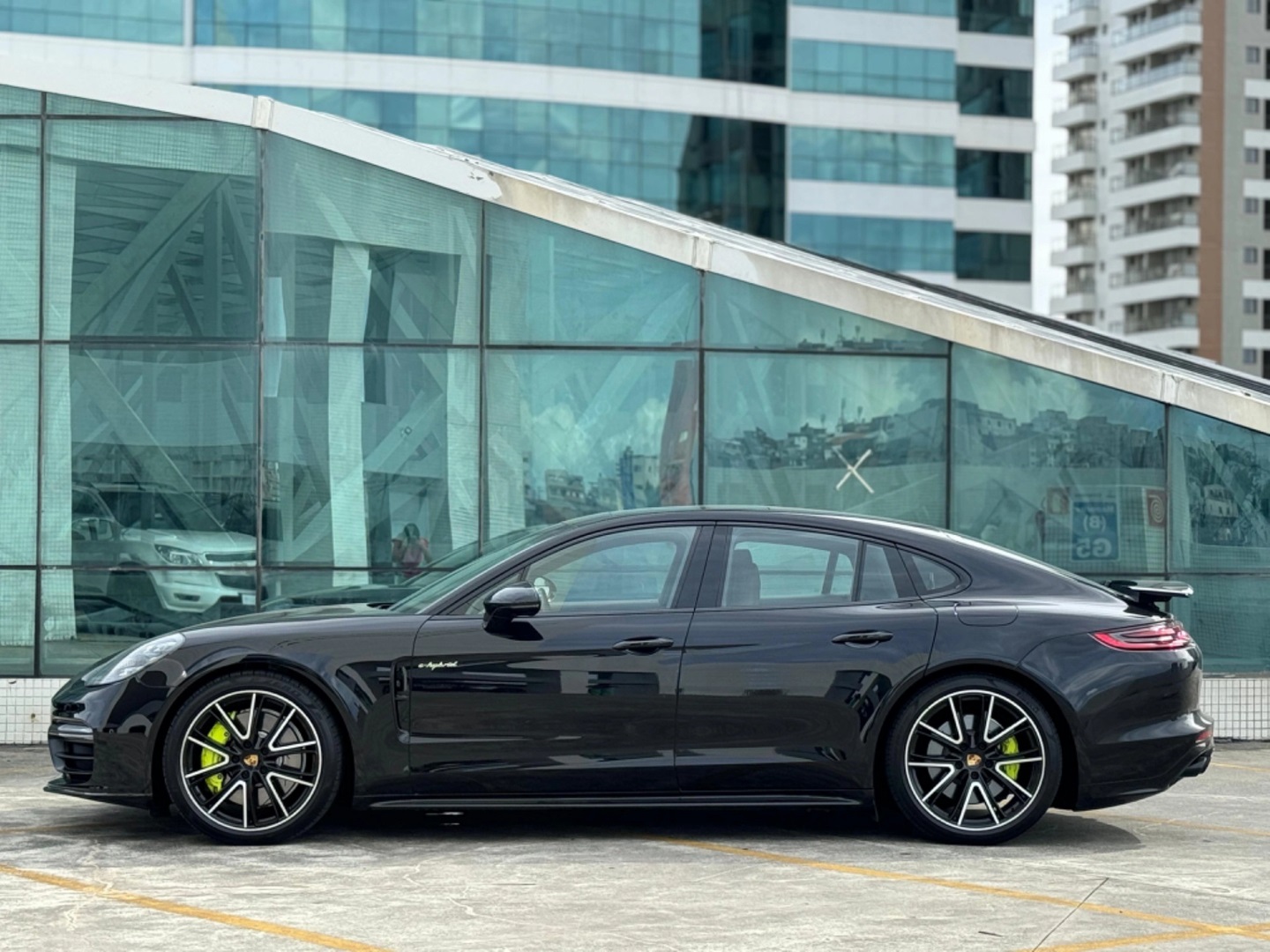 PORSCHE PANAMERA