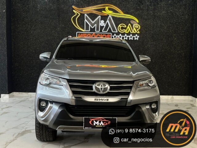 TOYOTA HILUX SW4