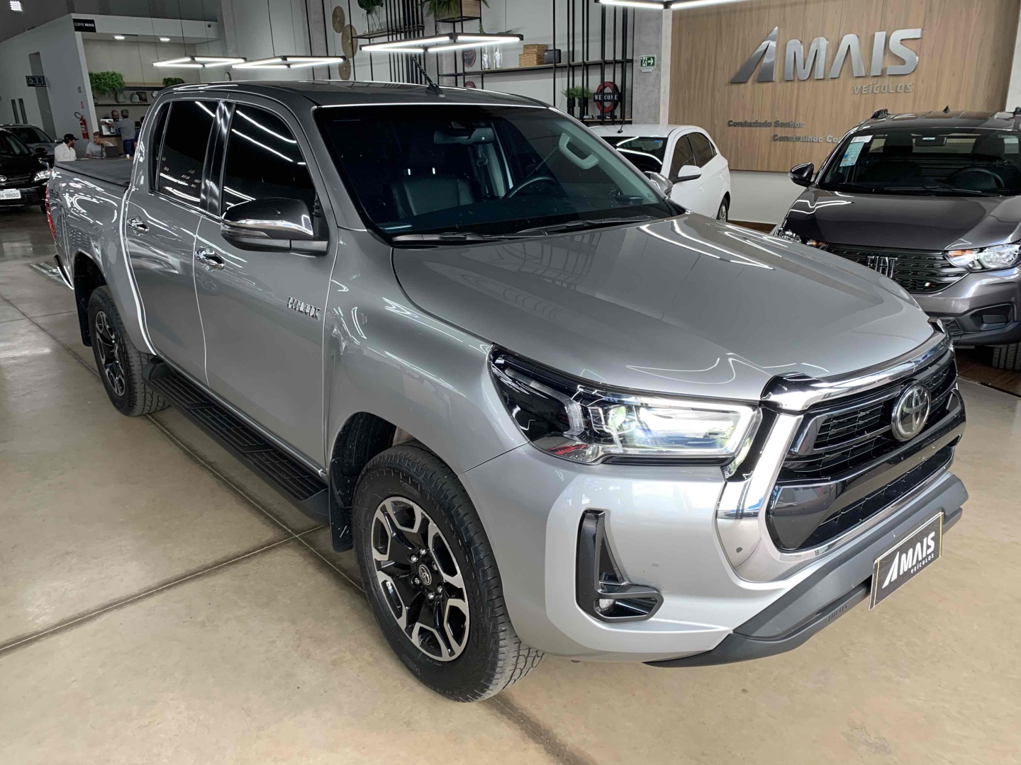 TOYOTA HILUX 2.8 D-4D TURBO DIESEL CD SRX 4X4 AUTOMÁTICO