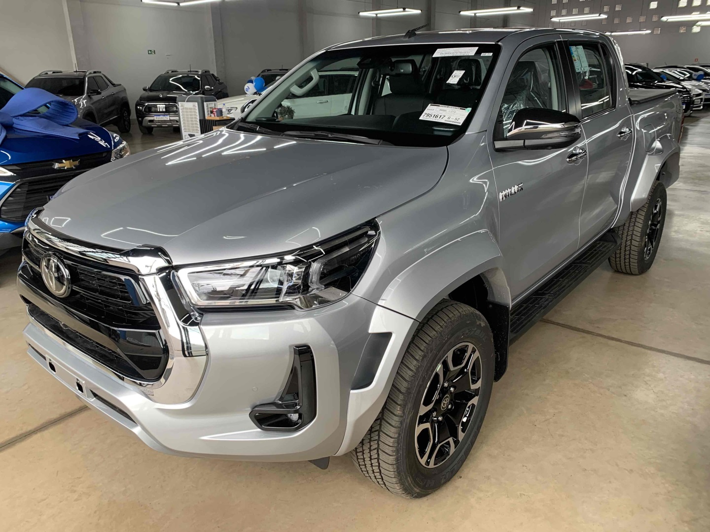 TOYOTA HILUX 2.8 D-4D TURBO DIESEL CD SRX PLUS 4X4 AUTOMÁTICO