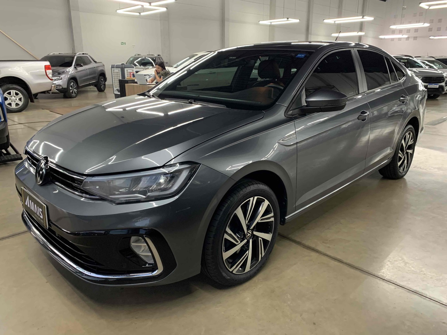VOLKSWAGEN VIRTUS 1.0 200 TSI HIGHLINE AUTOMÁTICO