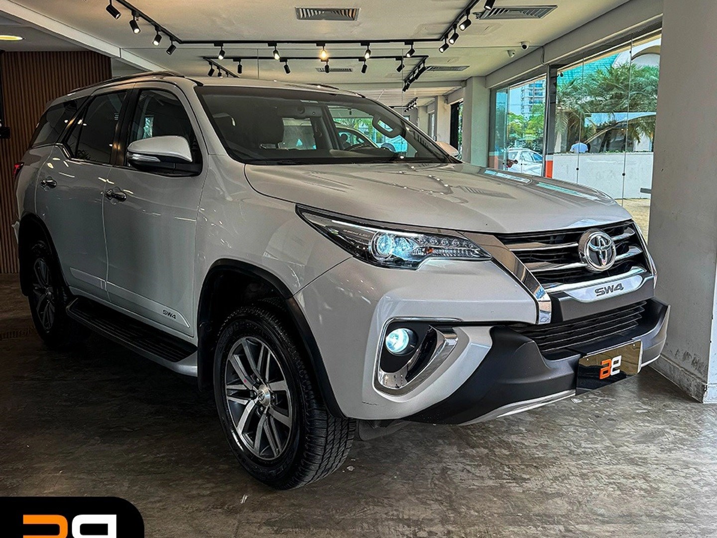 TOYOTA HILUX SW4