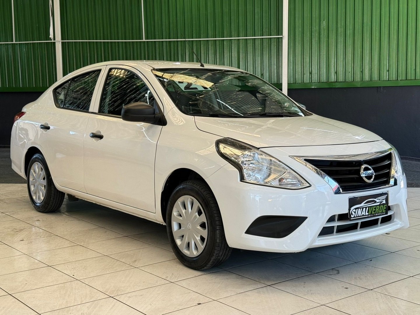 NISSAN VERSA