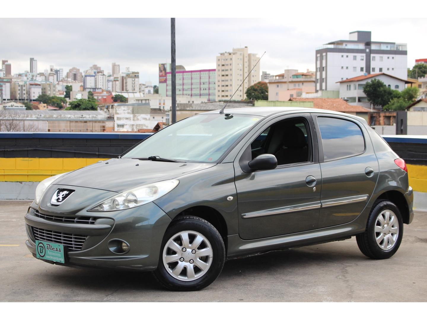 PEUGEOT 207 1.4 XR 8V FLEX 4P MANUAL