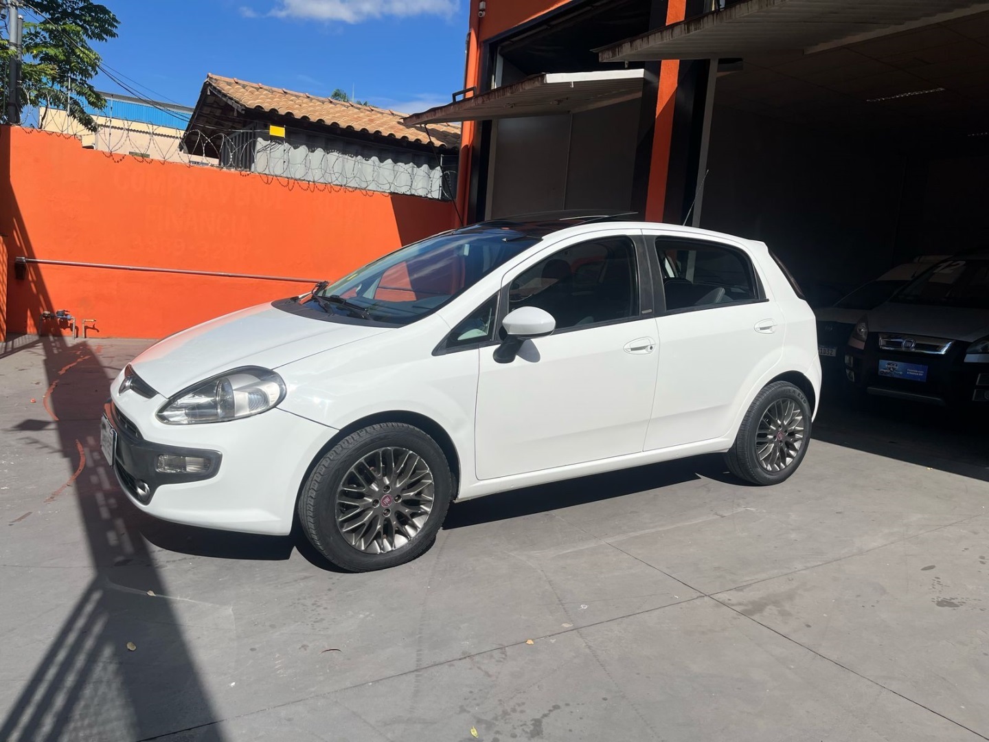 FIAT PUNTO 1.6 ESSENCE 16V FLEX 4P MANUAL
