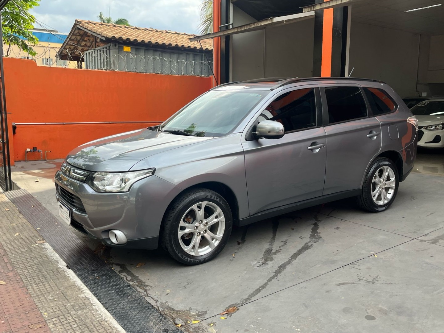 MITSUBISHI OUTLANDER 2.0 16V GASOLINA 4P AUTOMÁTICO