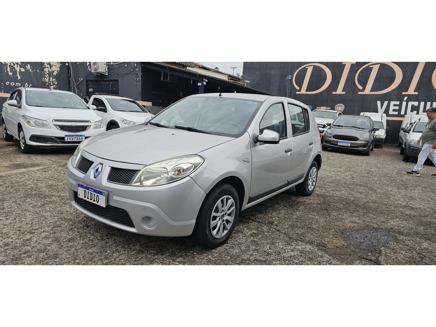 RENAULT SANDERO 1.0 EXPRESSION 16V FLEX 4P MANUAL