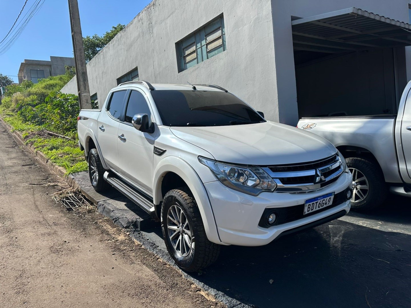 MITSUBISHI L200 TRITON
