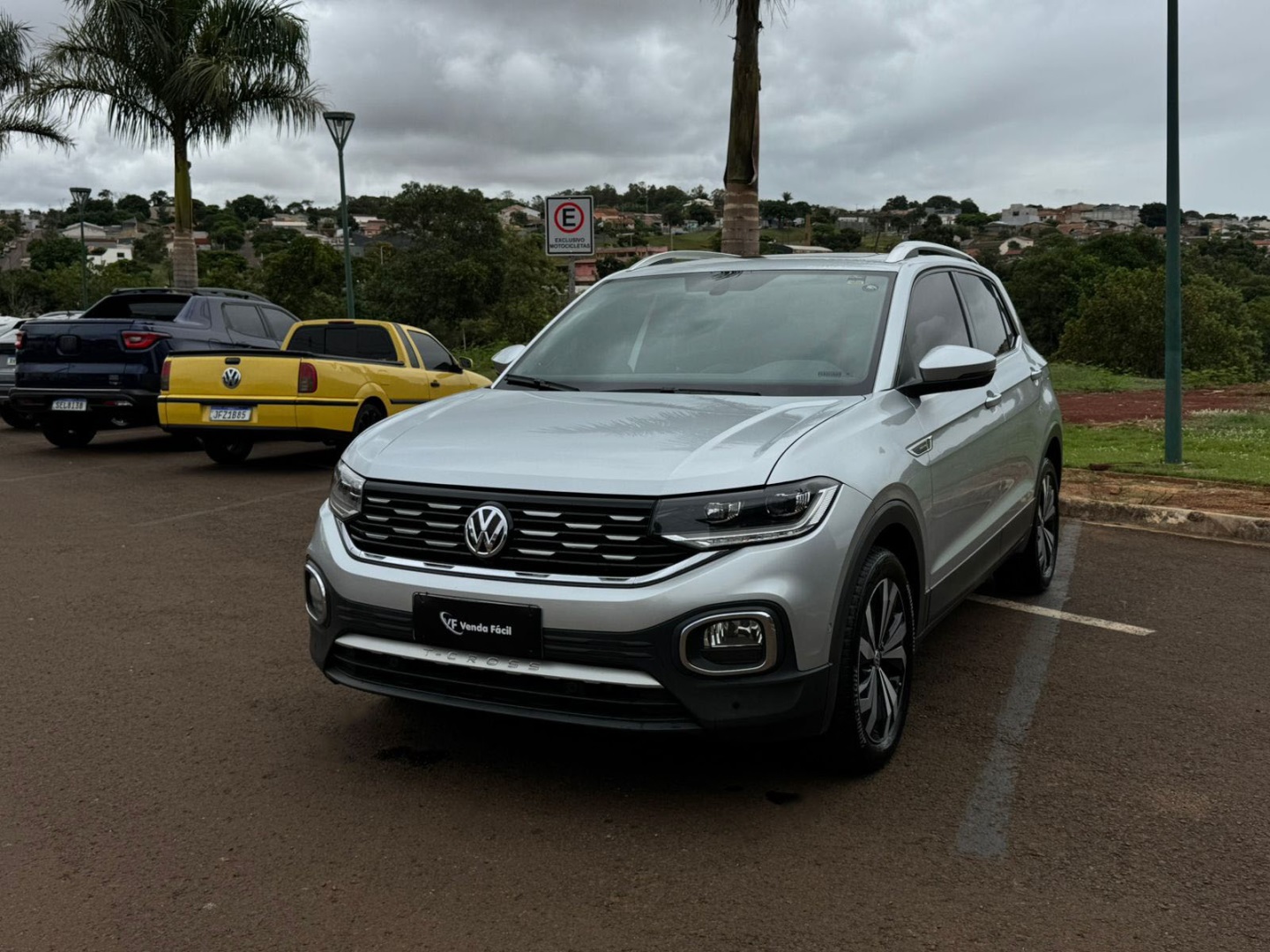 VOLKSWAGEN T-CROSS