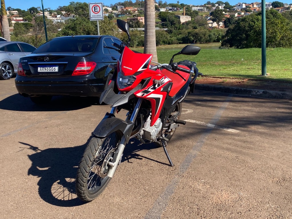MOTO HONDA XRE 300