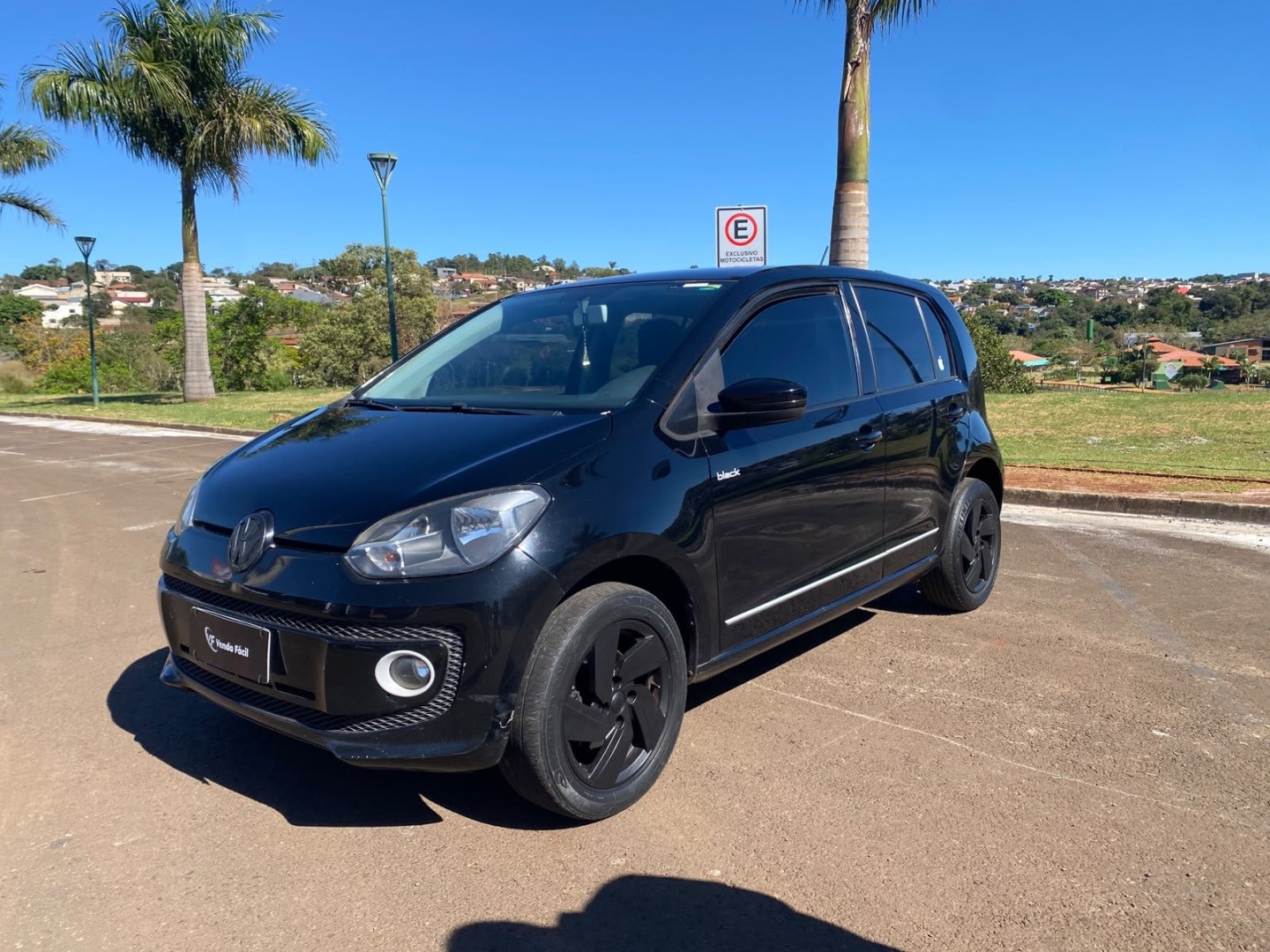 VOLKSWAGEN UP