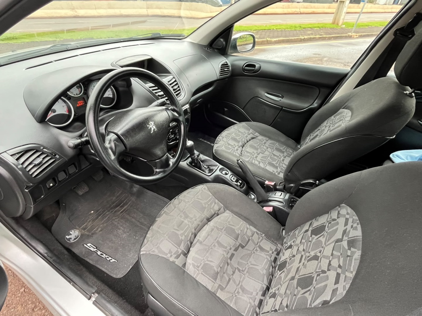 PEUGEOT 207