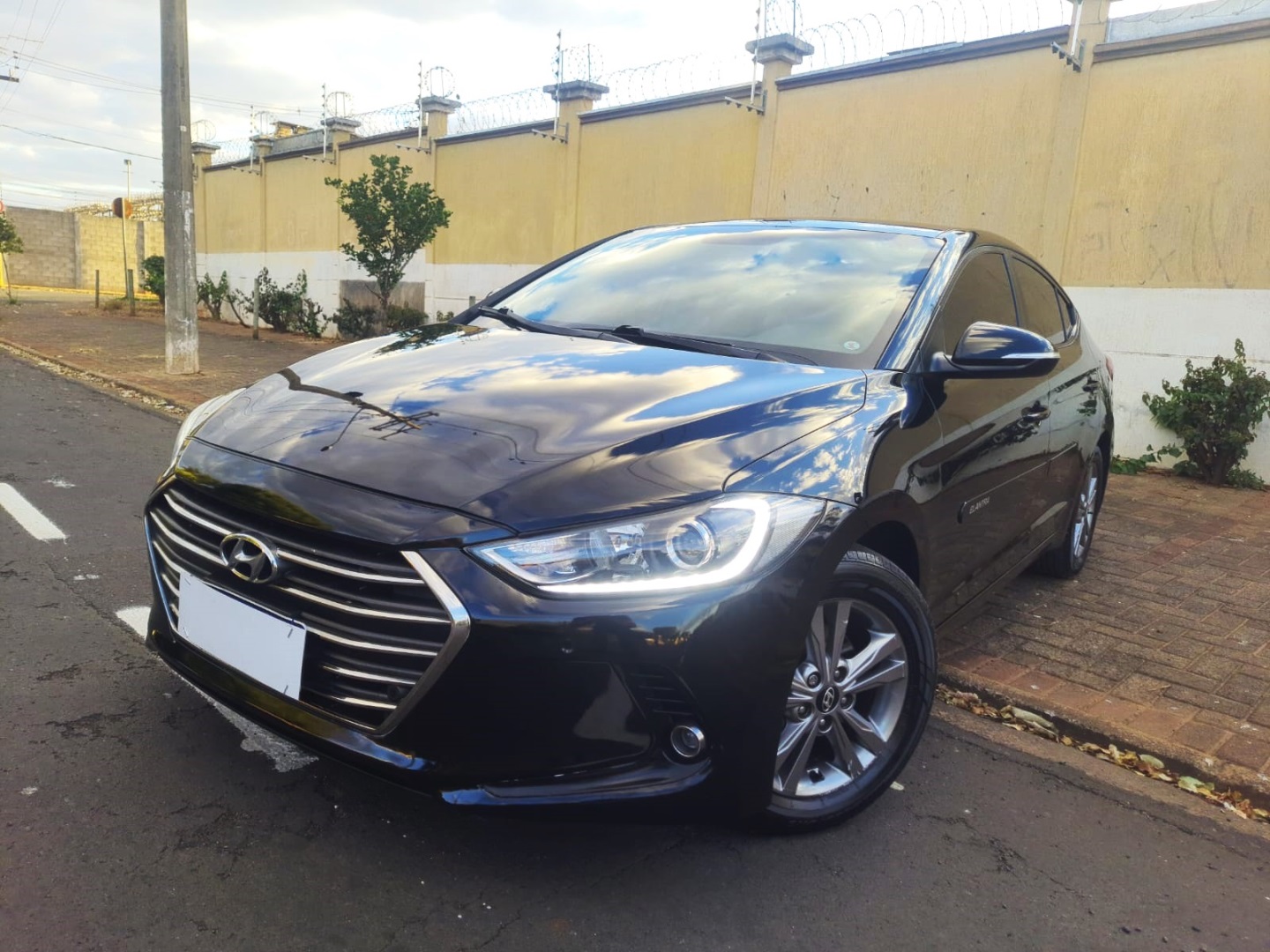 HYUNDAI ELANTRA 2.0 16V FLEX SPECIAL EDITION 4P AUTOMÁTICO