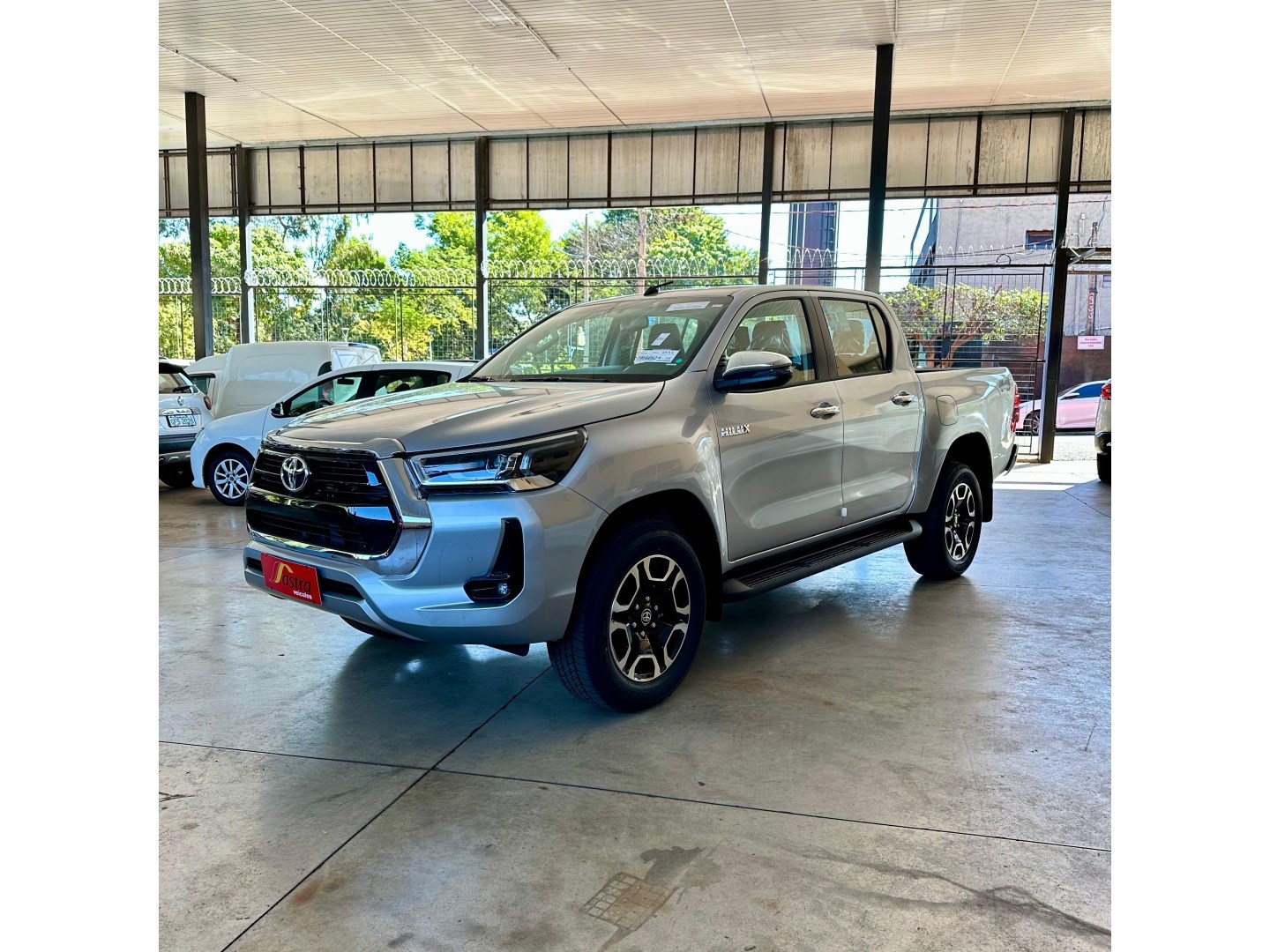 TOYOTA HILUX 2.8 D-4D TURBO DIESEL CD SRV 4X4 AUTOMÁTICO