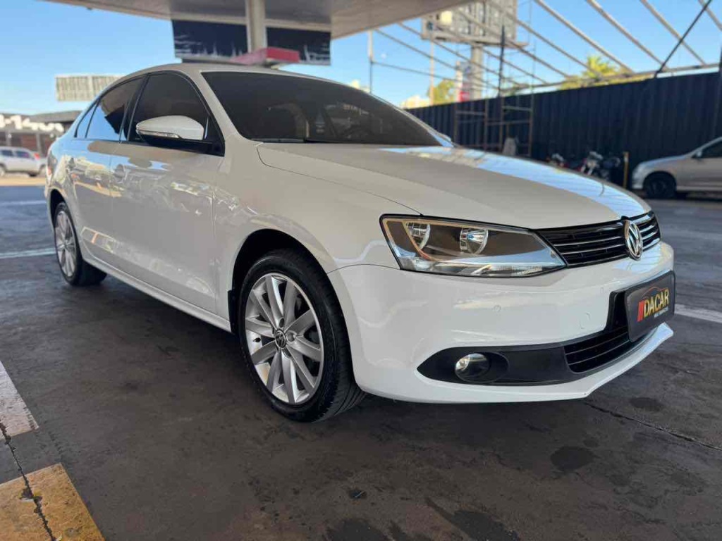VOLKSWAGEN JETTA 2.0 COMFORTLINE FLEX 4P TIPTRONIC