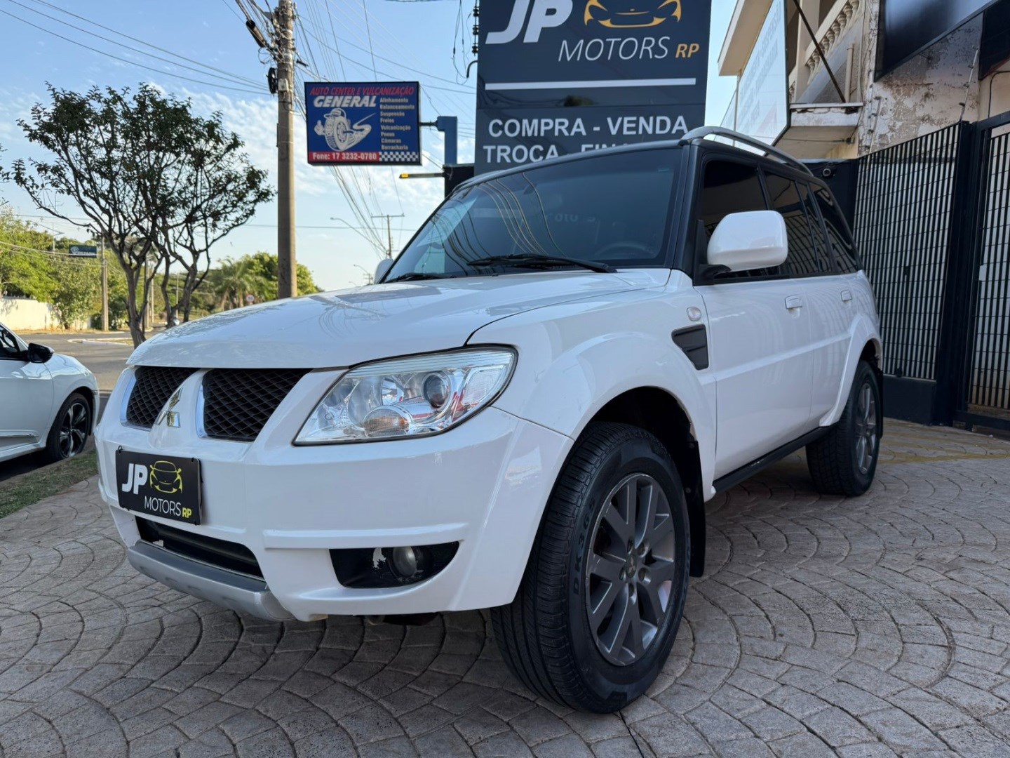 MITSUBISHI PAJERO TR4 2.0 4X2 16V 140CV FLEX 4P MANUAL