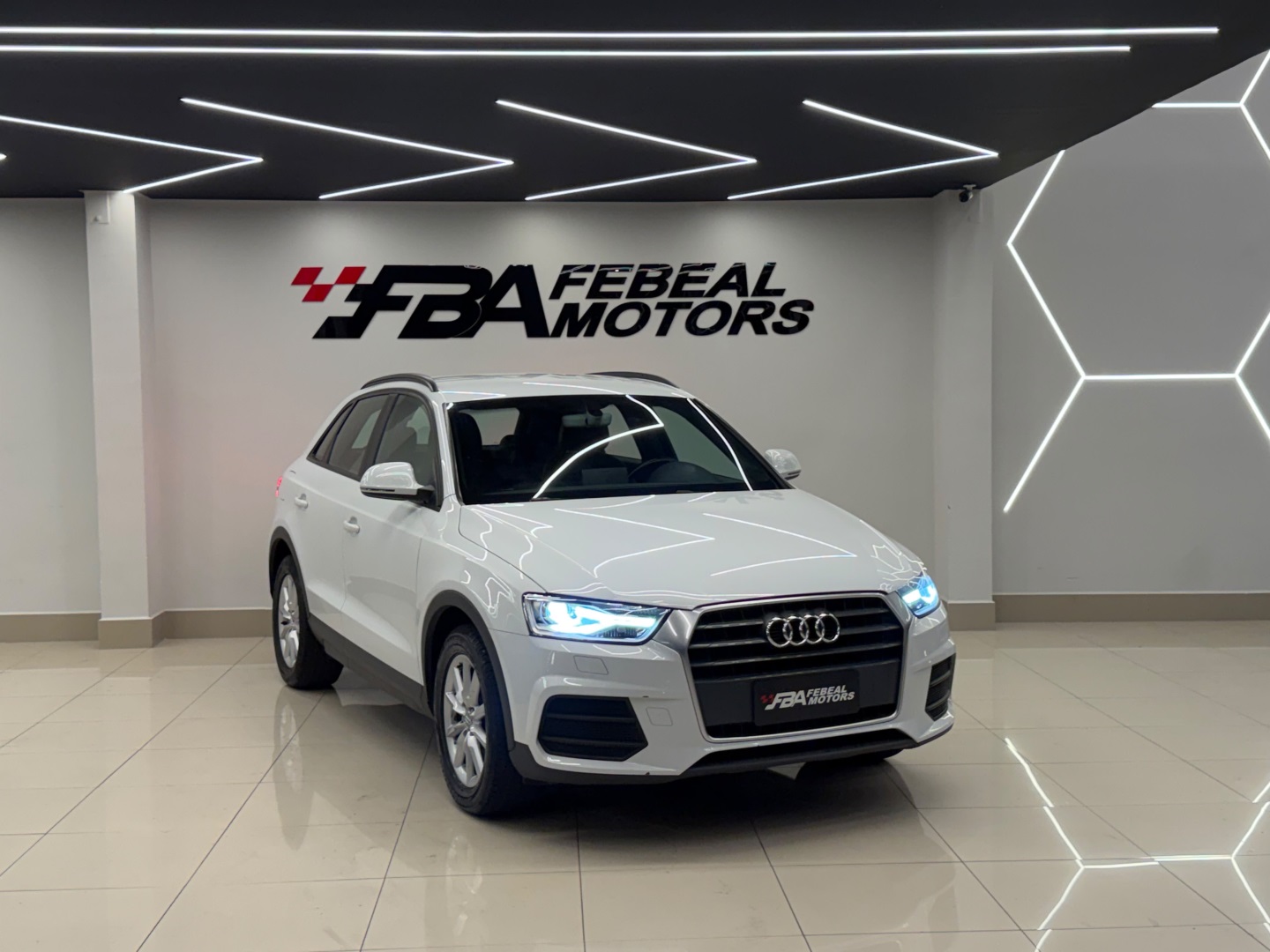 AUDI Q3