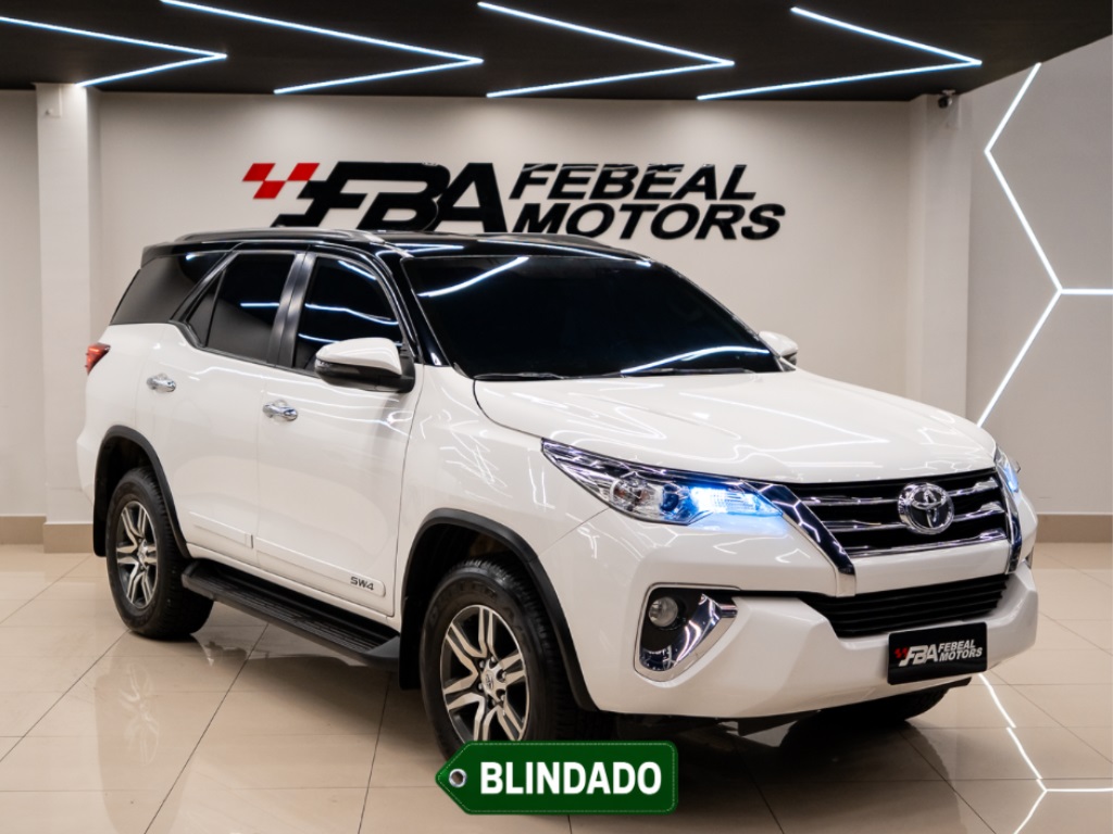 TOYOTA HILUX SW4