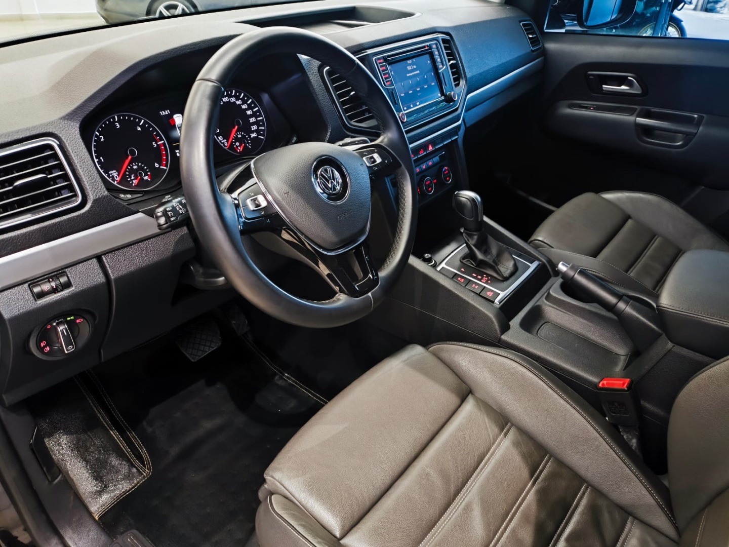 VOLKSWAGEN AMAROK 3.0 V6 TDI DIESEL HIGHLINE CD 4MOTION AUTOMÁTICO - foto 4